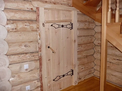 Какие двери бани выбирать?